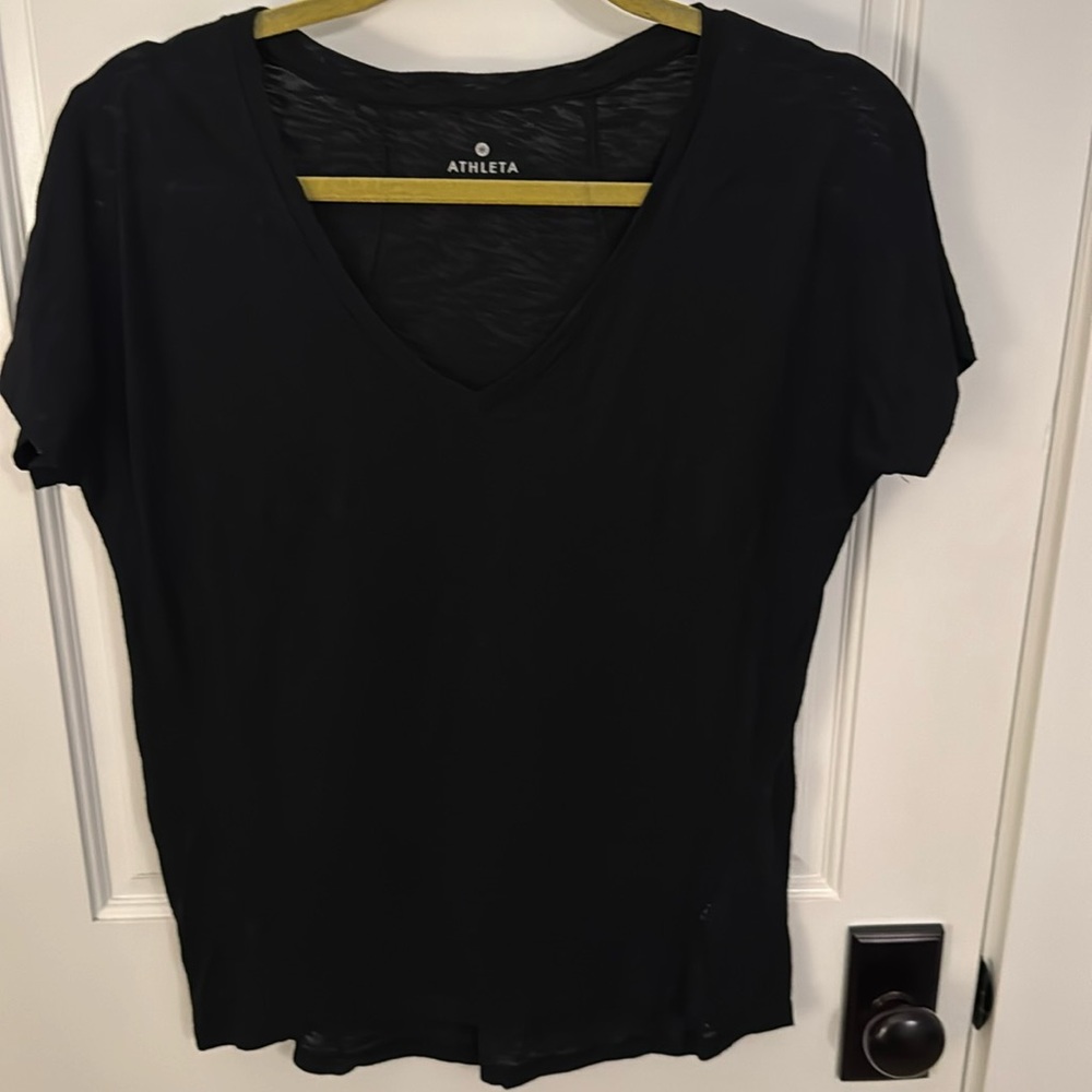 Athleta short sleeve black V-neck T-shirt